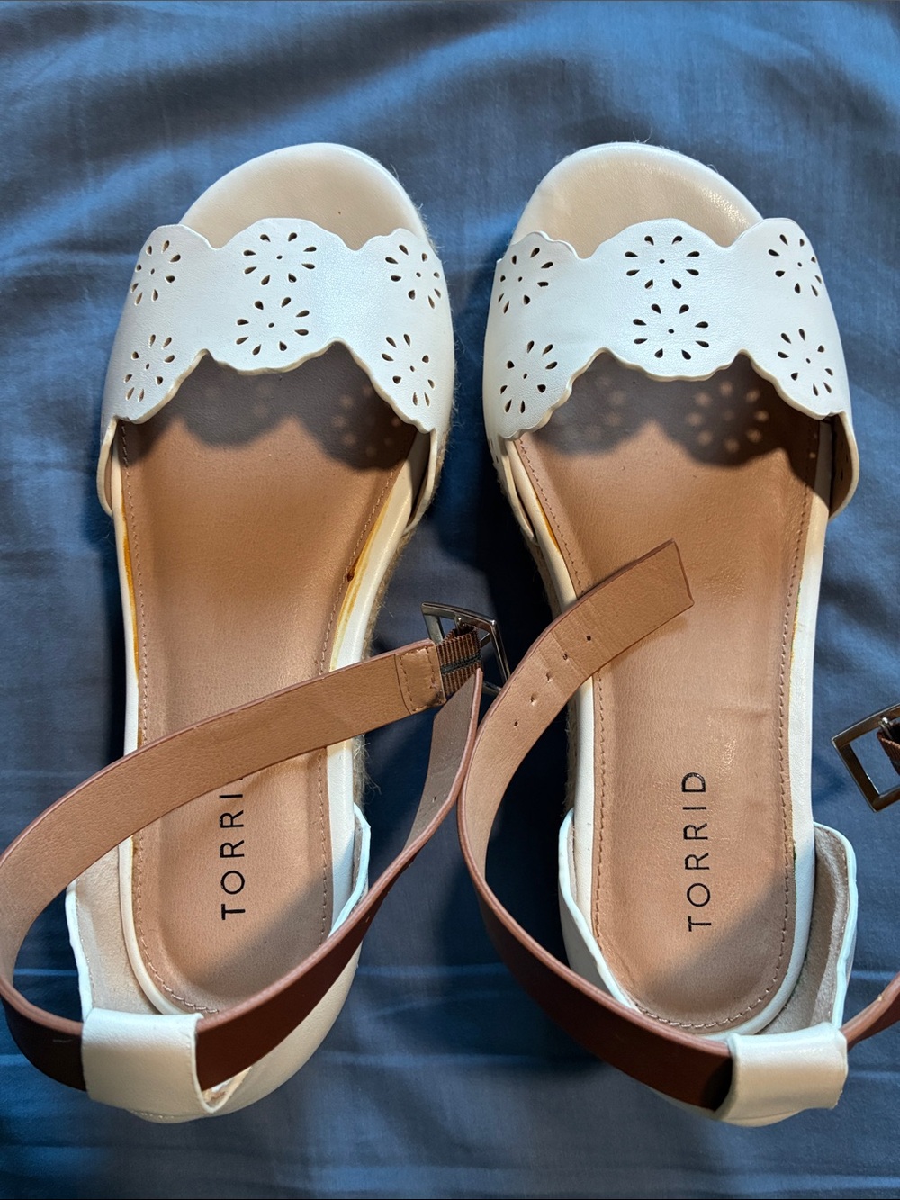 torrid White Scalloped Cutout Slingbacks with Tan Straps